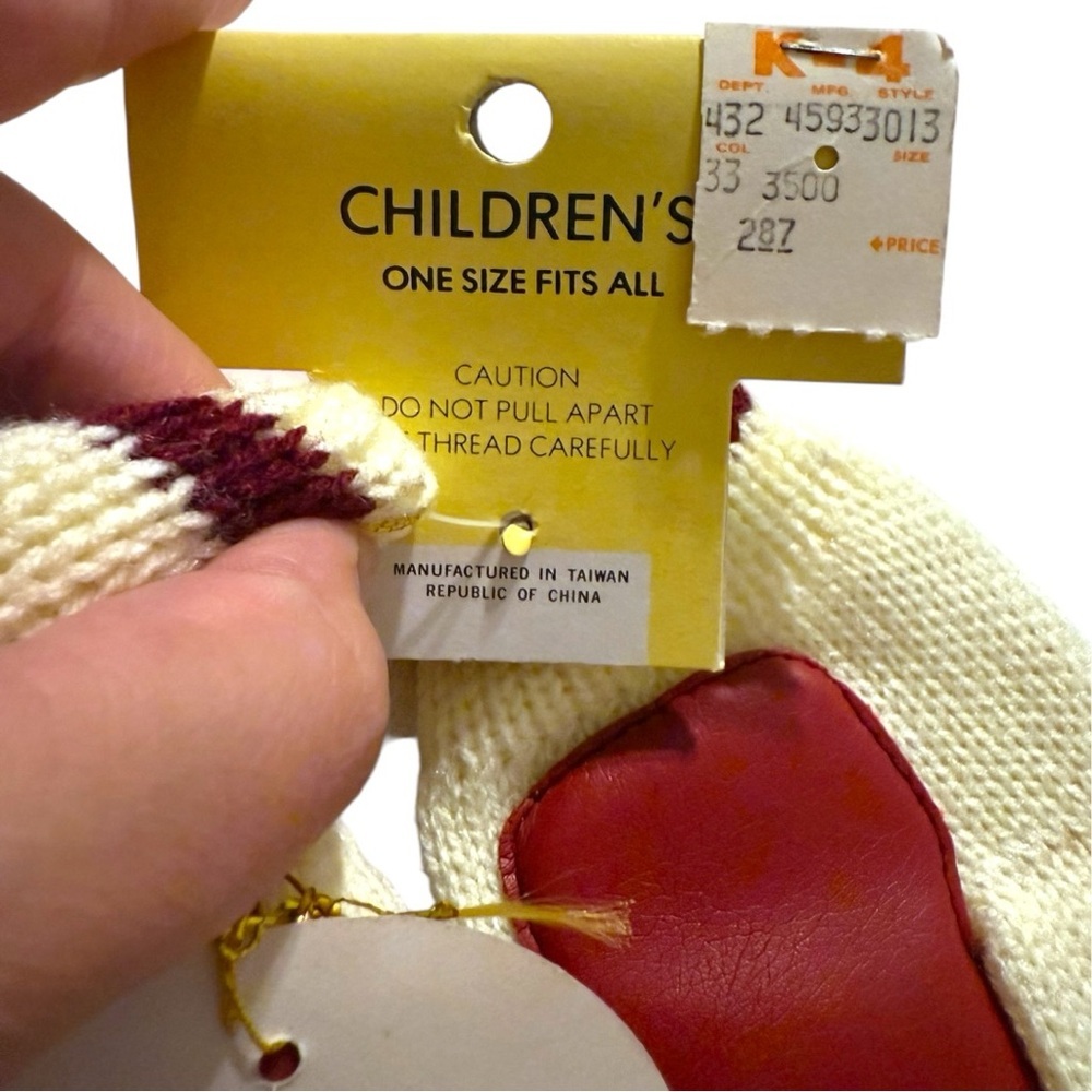Vintage Mickey Mouse Children’s Gloves – Walt Disney Productions NWT Cream Knit - Picture 4 of 4